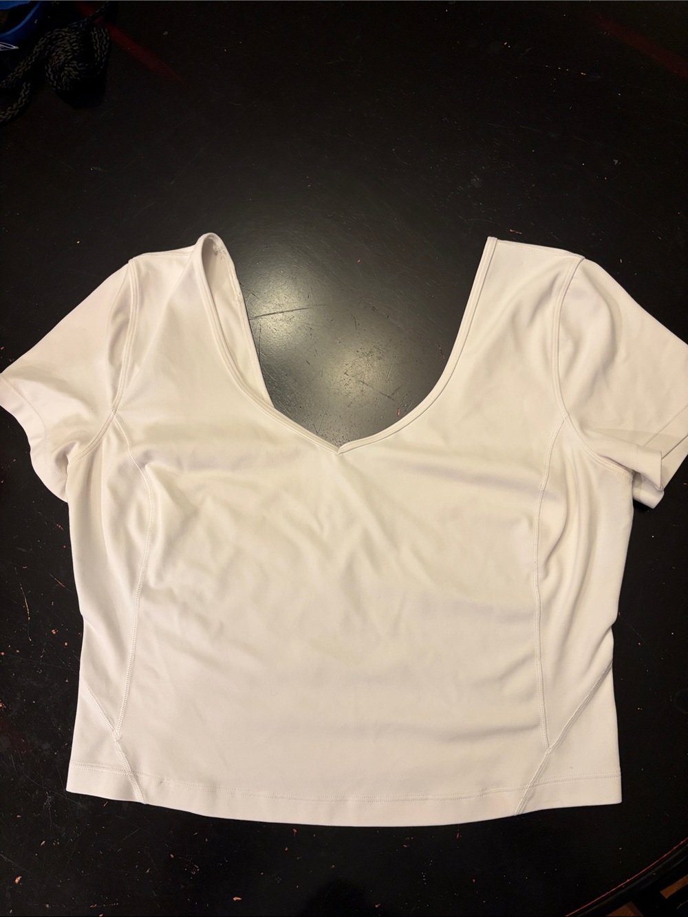 Lululemon Women’s White Scoop Neck Short Sleeve Top